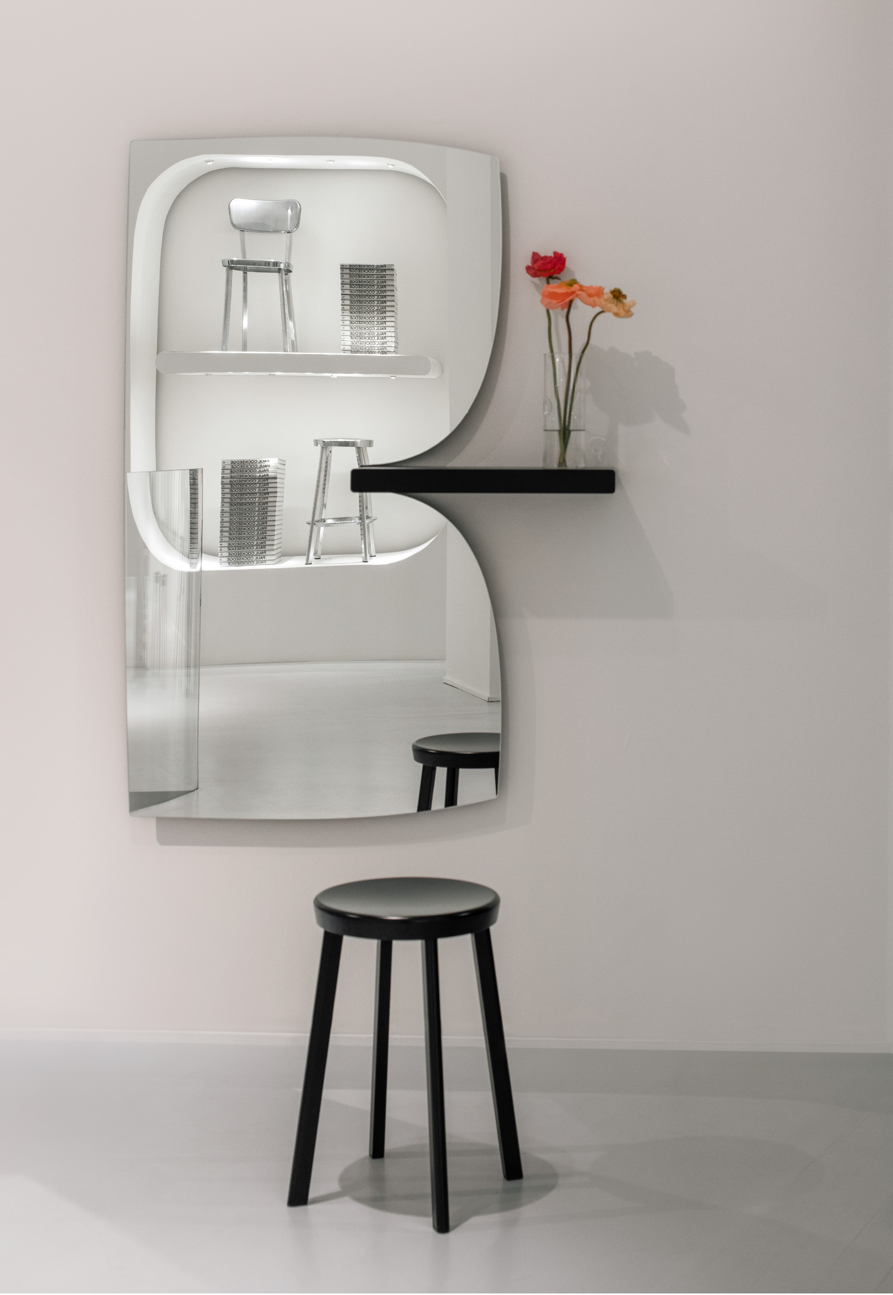 Magis'den Paul Cocksedge imzalı, sıvı formda bir yansıma.